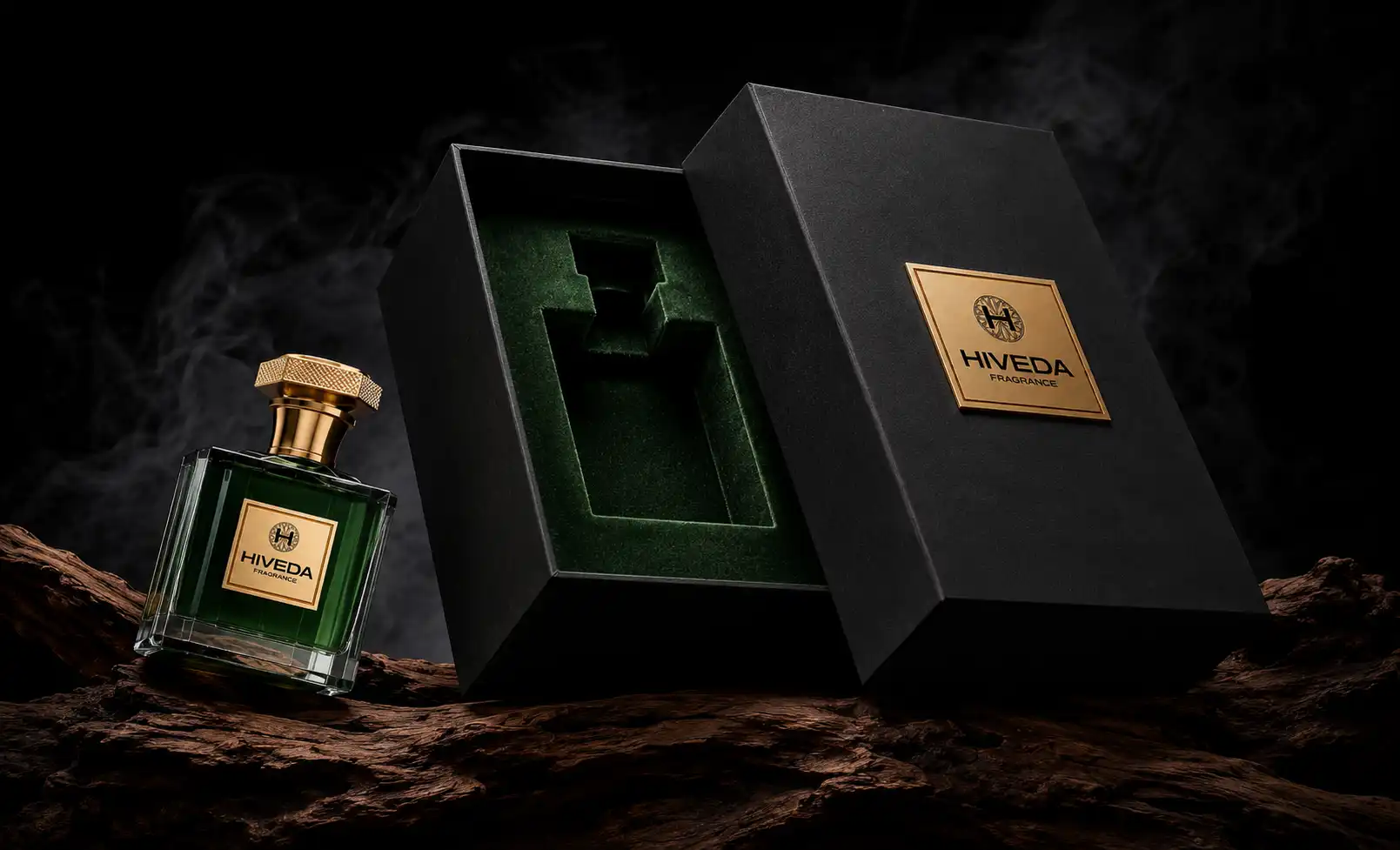 BD-PF-04 perfume bottle with black rigid presentation box and fitted green insert