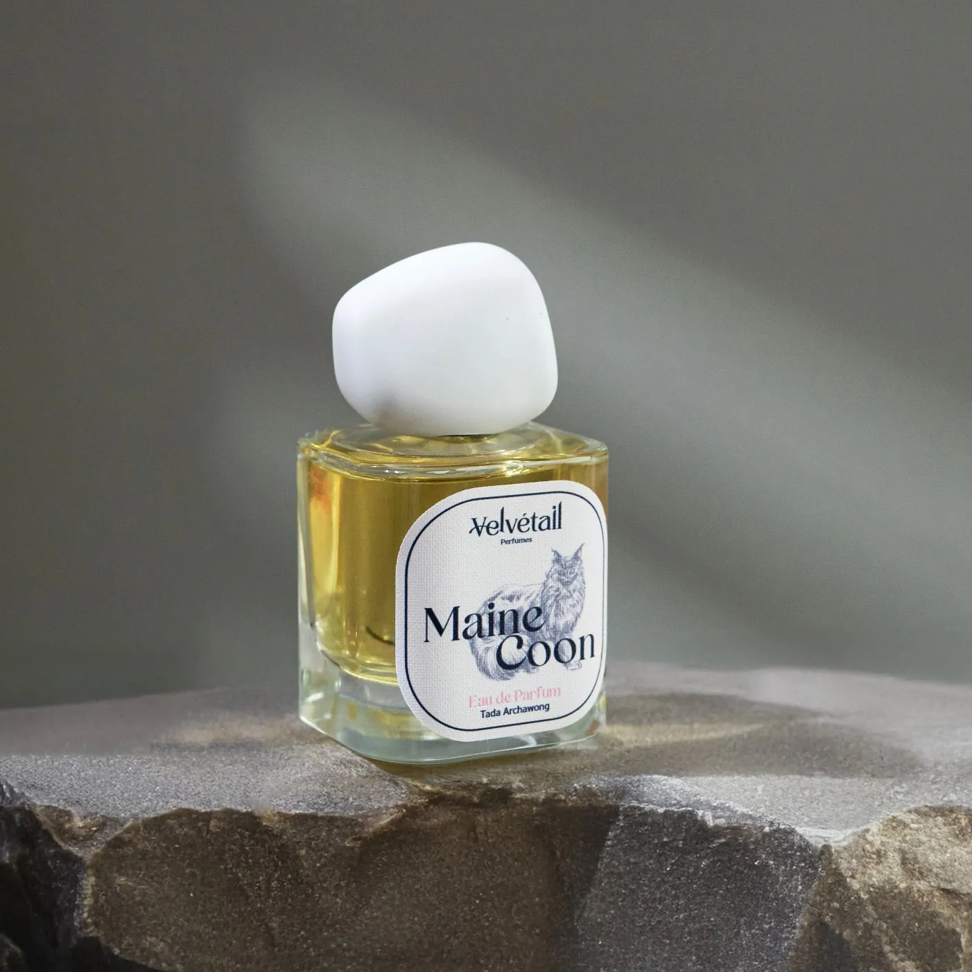 Velvétail Maine Coon perfume bottle showing the breed name and cat illustration on the front label
